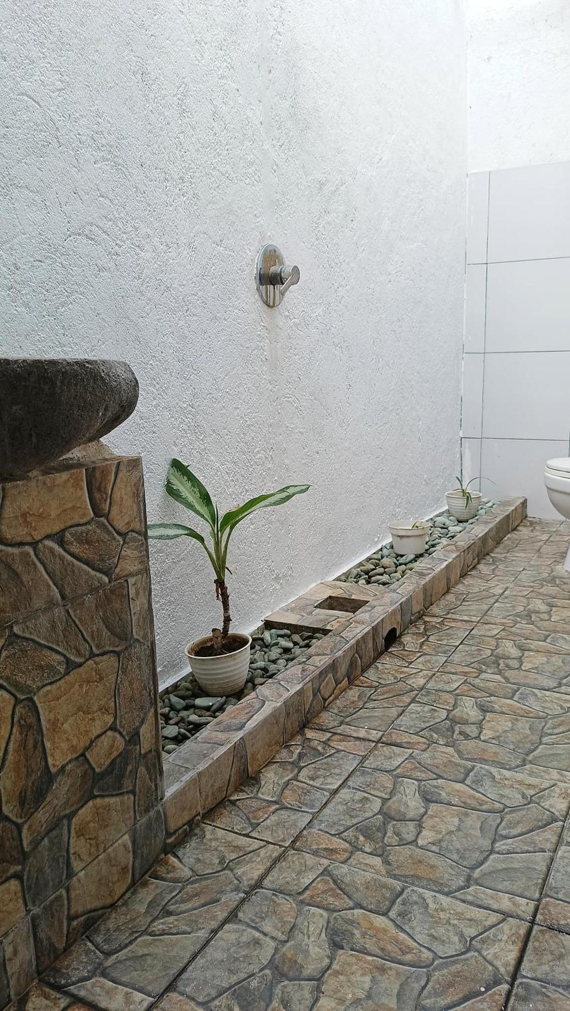 Tiga Spies Hostel Kuta  エクステリア 写真