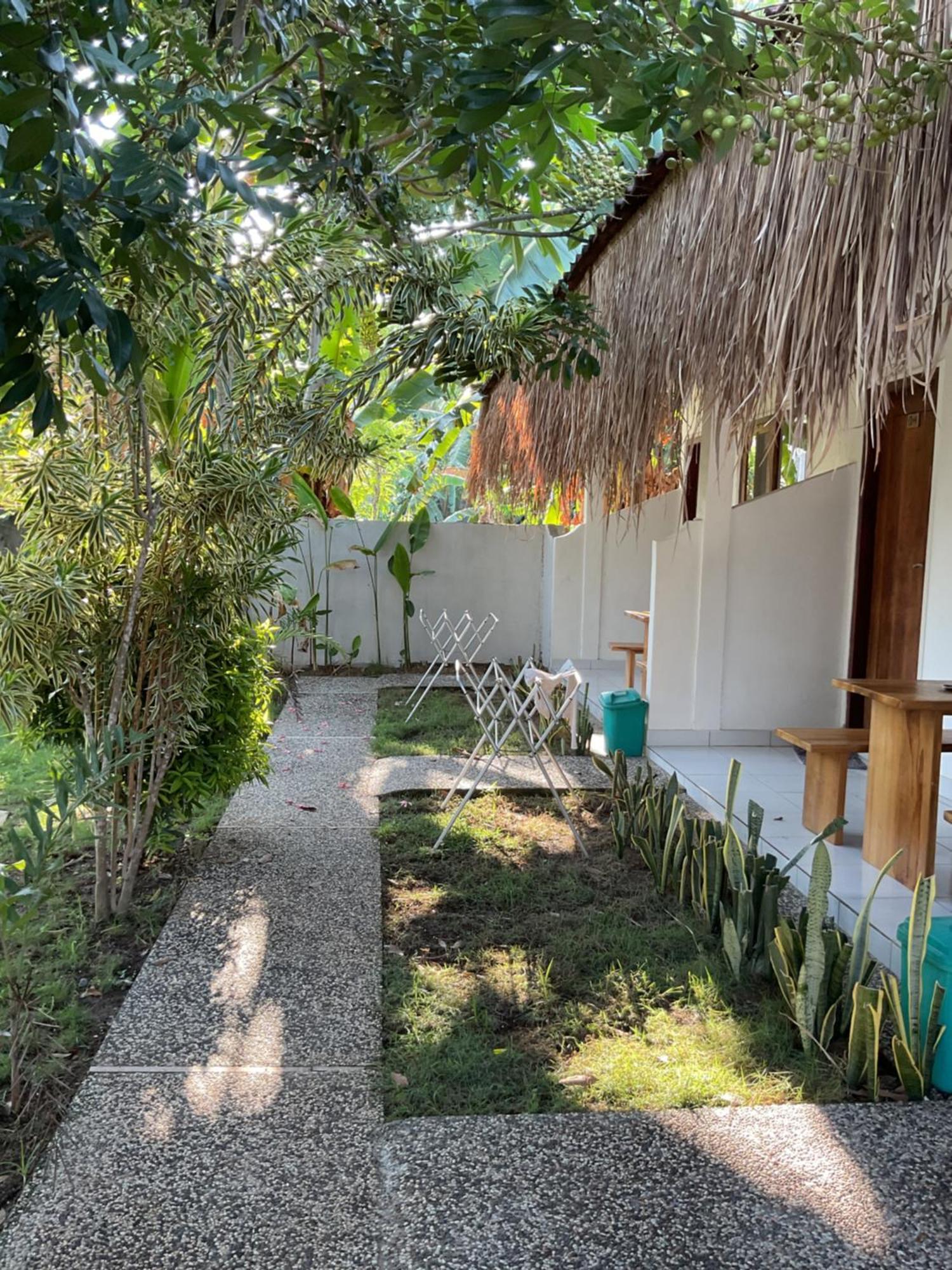 Tiga Spies Hostel Kuta  エクステリア 写真